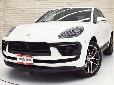 PORSCHE MACAN - 1