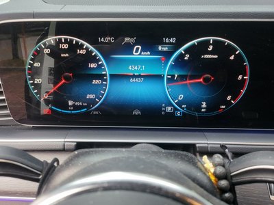 MERCEDES-BENZ GLS - 7