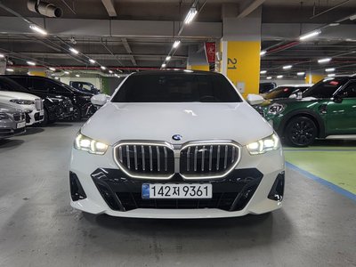 BMW 5 SERIES - 1
