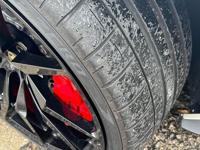 LAMBORGHINI AVENTADOR - 4