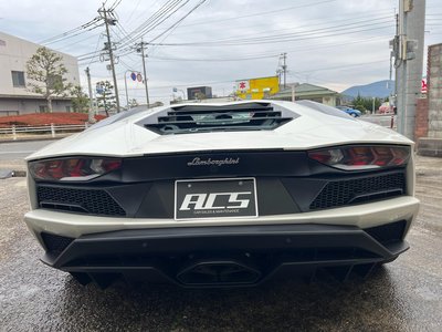 LAMBORGHINI AVENTADOR - 9