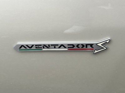 LAMBORGHINI AVENTADOR - 6