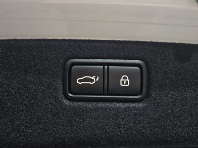 2018 Genesis G70 thumbnail 31