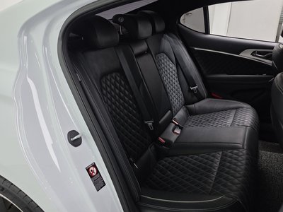 2018 Genesis G70 thumbnail 17