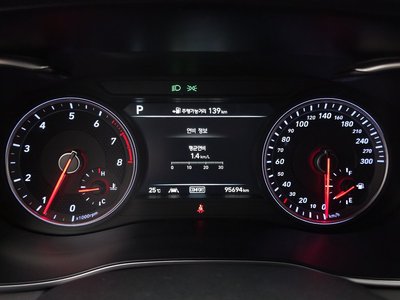 2018 Genesis G70 thumbnail 11