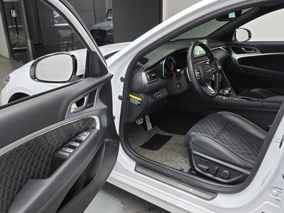 2018 Genesis G70 thumbnail 13