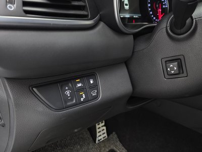 2018 Genesis G70 thumbnail 24