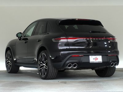 PORSCHE MACAN - 10