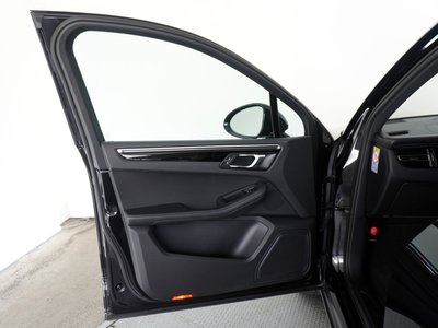 صورة مصغرة 31 لـ 2022 Porsche MACAN