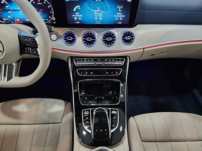 MERCEDES-BENZ E-CLASS - 9