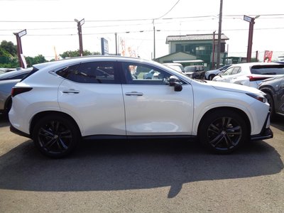 صورة 4 لـ 2025 Lexus NX