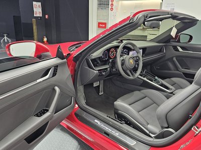 2021 Porsche 911 — миниатюра 13