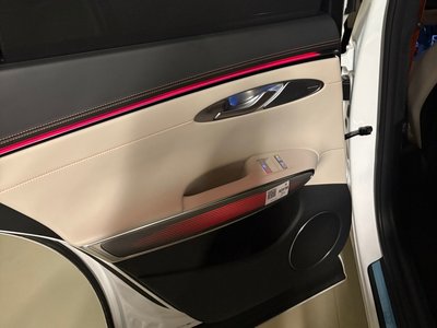 2024 Genesis GV70 thumbnail 13