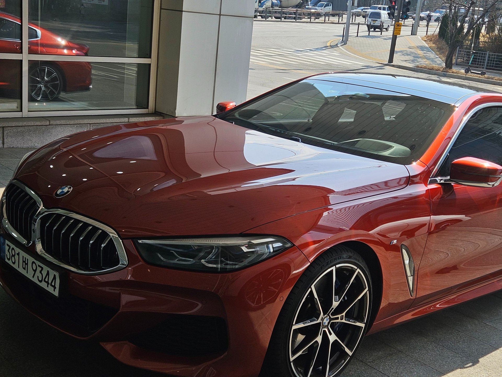 BMW 8 SERIES - View 1