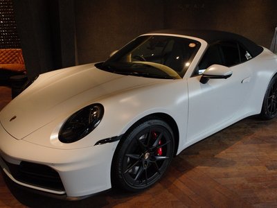 PORSCHE 911 CABRIOLET - 10