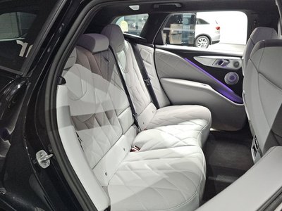 2025 BMW XM 缩略图 11