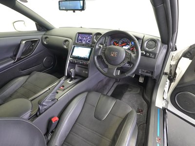 NISSAN GT-R - 7