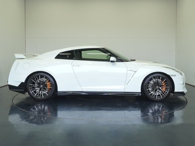 NISSAN GT-R - 5