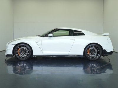 NISSAN GT-R - 6