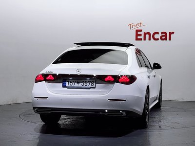 MERCEDES-BENZ E-CLASS - 4