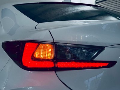 صورة مصغرة 41 لـ 2016 Lexus RC F