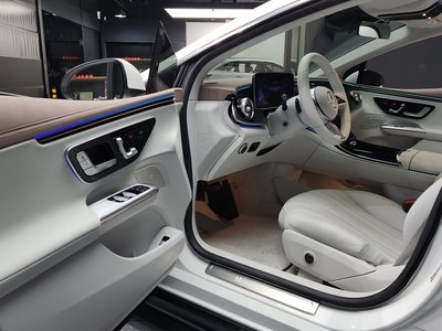 MERCEDES-BENZ EQE - 10