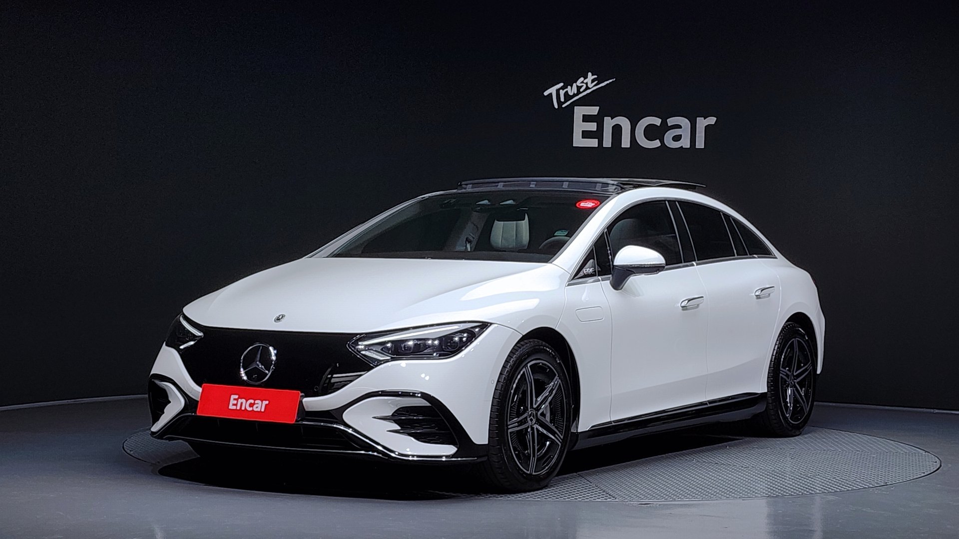 MERCEDES-BENZ EQE - View 1