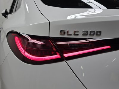 MERCEDES-BENZ GLC - 10