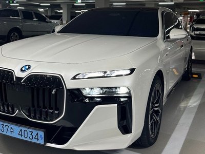 BMW I7