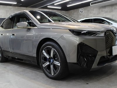 صورة 7 لـ 2023 BMW IX