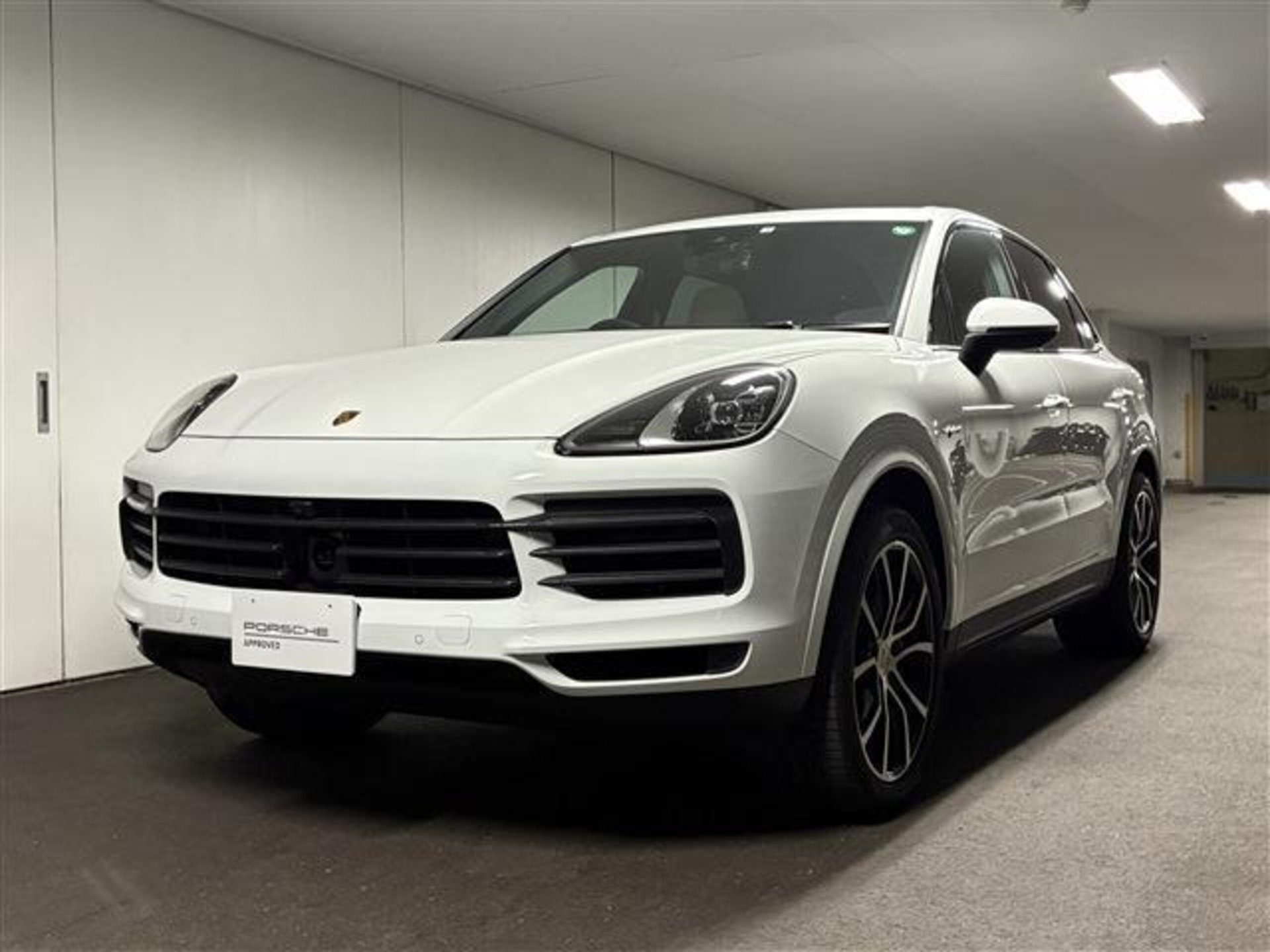 PORSCHE CAYENNE - View 1