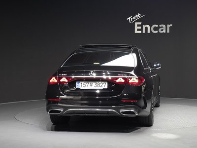 MERCEDES-BENZ E-CLASS - 4