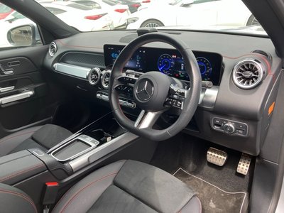 MERCEDES-BENZ EQB - 8