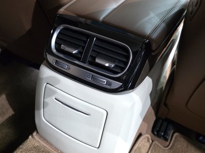 صورة مصغرة 39 لـ 2021 Genesis G90