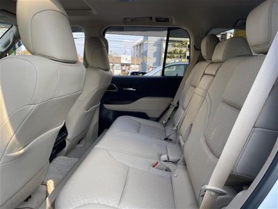 TOYOTA LAND CRUISER 300 - 6