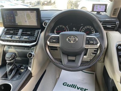 TOYOTA LAND CRUISER 300 - 3