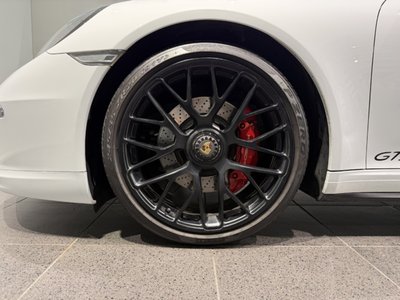 صورة 10 لـ 2016 Porsche 911
