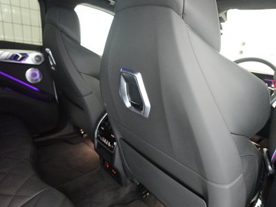2025 BMW XM 缩略图 33