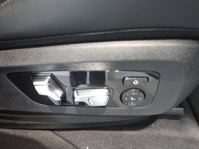 2025 BMW XM 缩略图 40