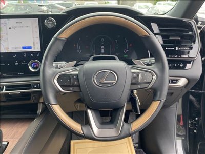 صورة 2 لـ 2023 Lexus RX