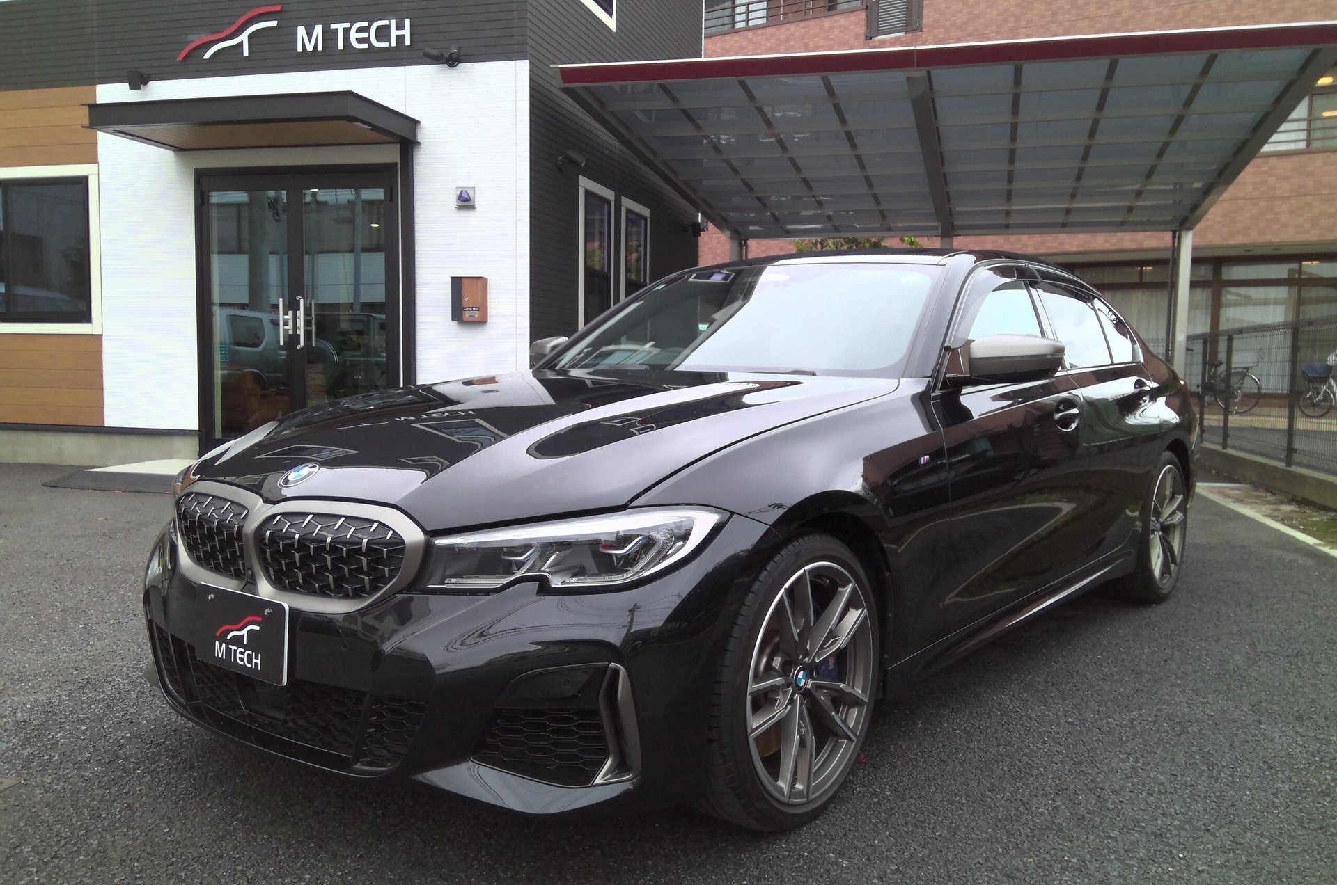 BMW 3 SERIES - View 1