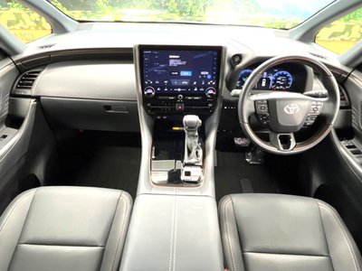 2025 TOYOTA ALPHARD photo 2