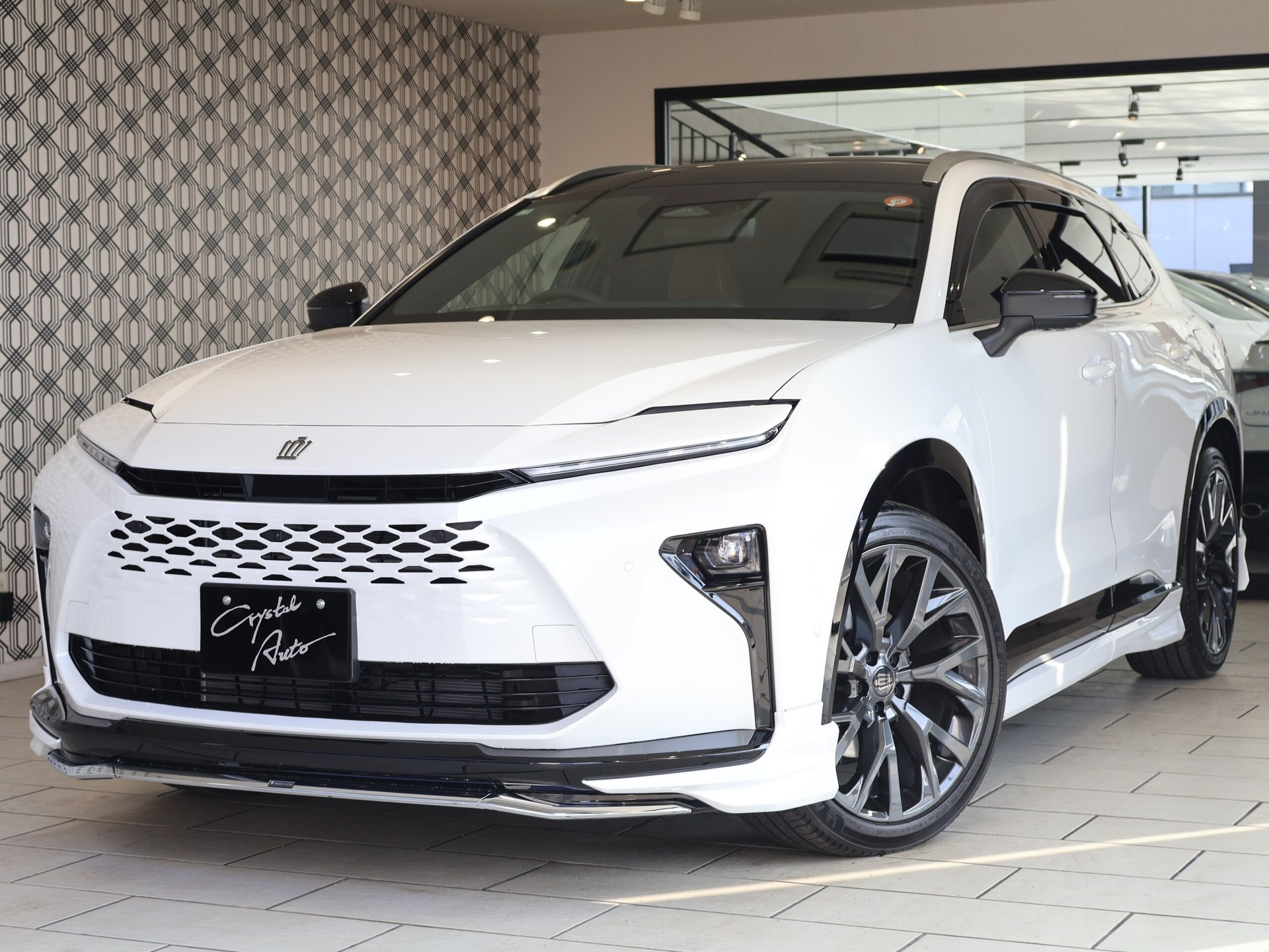 TOYOTA CROWN ESTATE - View 1