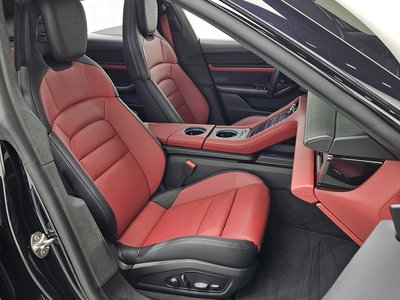 2025 Porsche TAYCAN — миниатюра 16