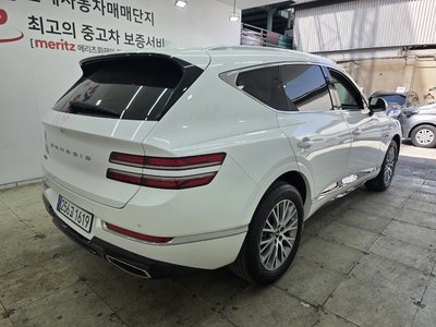 صورة 4 لـ 2022 Genesis GV80