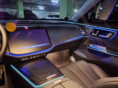 MERCEDES-BENZ E-CLASS - 10