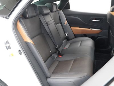 TOYOTA CROWN CROSSOVER - 10