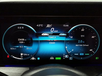 MERCEDES-BENZ E-CLASS - 8