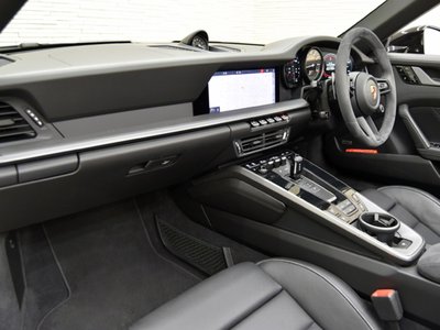 PORSCHE 911 CABRIOLET - 10