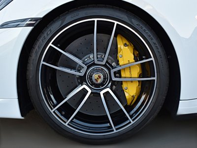 PORSCHE 911 - 6